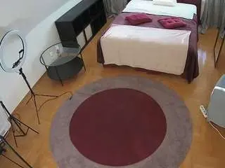 Camsoda Live Sex of voyeurcam-julmodels-whitebed-1