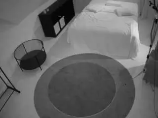 Camsoda Nude Webcam of voyeurcam-julmodels-whitebed-1