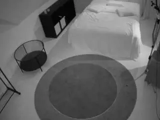 Camsoda Best Webcam of voyeurcam-julmodels-whitebed-1