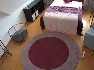 Camsoda Best Webcam of voyeurcam-julmodels-whitebed-1