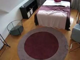 Camsoda Live Sex Cam of voyeurcam-julmodels-whitebed-1
