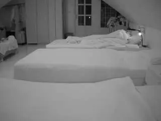 Camsoda Watch Live Sex Cams of voyeurcam-julmodels-bed-3