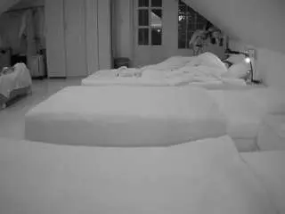 Camsoda Watch Live Sex Cams of voyeurcam-julmodels-bed-3