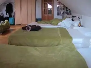 Camsoda Live Sex Cam of voyeurcam-julmodels-bed-3