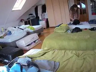 Camsoda Live Sex Cam of voyeurcam-julmodels-bed-3