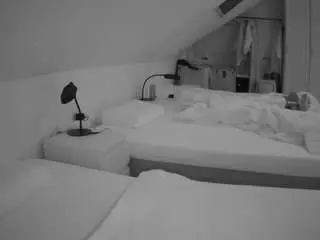 Camsoda Private Sex Chat of voyeurcam-julmodels-bed-4