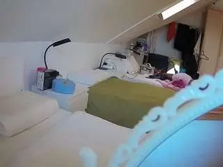 Camsoda Sex Chat of voyeurcam-julmodels-bed-4