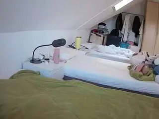 Camsoda Private Sex Chat of voyeurcam-julmodels-bed-4