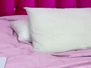 Camsoda Adult Webcam of petitelittleebonyy