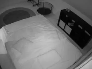 Camsoda Watch Live Sex Cams of voyeurcam-julmodels-whitebed-2