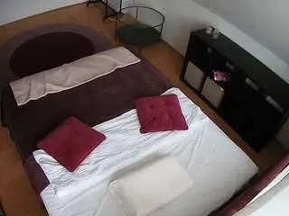 Camsoda Sex Chat of voyeurcam-julmodels-whitebed-2