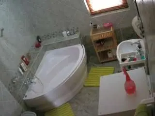 Camsoda Watch Live Sex Cams of voyeurcam-julmodels-bath-1st-2