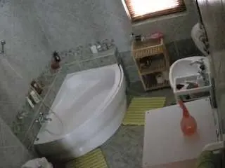 Camsoda Sex Chat of voyeurcam-julmodels-bath-1st-2