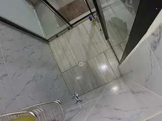 Camsoda Private Sex Chat of voyeurcam-jb-shower-2