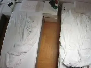 Camsoda Sex Cam of voyeurcam-julmodels-bed-5