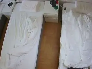Camsoda Live Sex Cam of voyeurcam-julmodels-bed-5