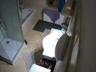 Camsoda Best Webcam of voyeurcam-julmodels-bath-2nd-2