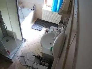 Camsoda Sex Chat of voyeurcam-julmodels-bath-2nd-2