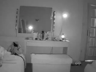 Camsoda Live Sex Cam of voyeurcam-julmodels-living-6