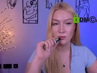 Camsoda Sex Cam of playful-sophie