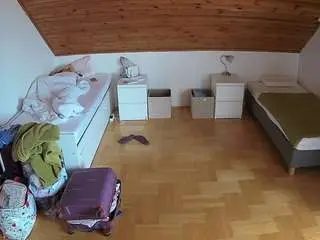 Camsoda Private Sex Chat of voyeurcam-julmodels-greybed-3