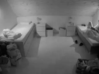 Camsoda Private Sex Chat of voyeurcam-julmodels-greybed-3