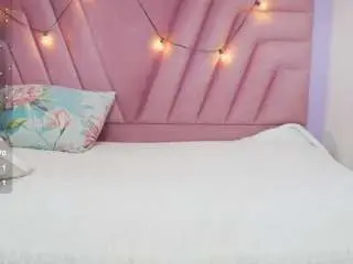 Camsoda Free Live Porn of hornybarelylegalgirl