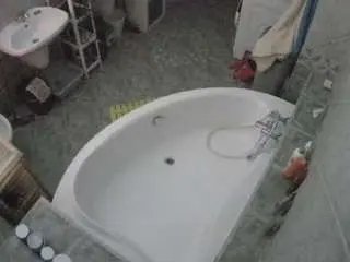 Camsoda Adult Webcam of voyeurcam-julmodels-bath-1st-1
