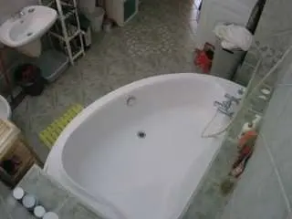 Camsoda Free Porn Cam of voyeurcam-julmodels-bath-1st-1