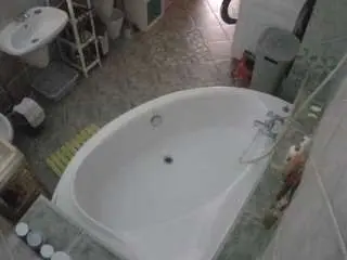 Camsoda Adult Webcam of voyeurcam-julmodels-bath-1st-1