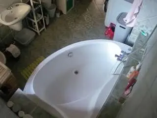 Camsoda Sex Chat of voyeurcam-julmodels-bath-1st-1