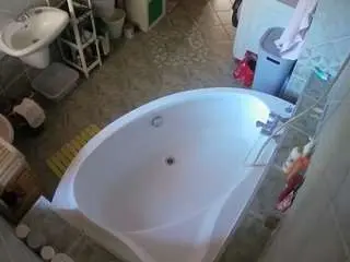 Camsoda Private Sex Chat of voyeurcam-julmodels-bath-1st-1