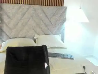 Camsoda Free Live Porn of bigbooty-mommy