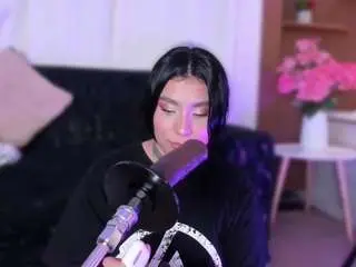 Camsoda Free Live Porn of emmywilliams