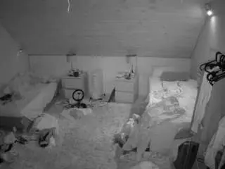 Camsoda Nude Webcam of voyeurcam-julmodels-whitebed-3