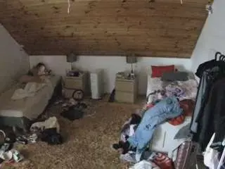 Camsoda Live Sex Cam of voyeurcam-julmodels-whitebed-3
