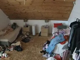 Camsoda Sex Chat of voyeurcam-julmodels-whitebed-3