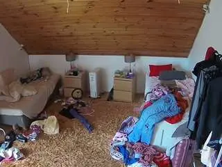 Camsoda Watch Live Sex Cams of voyeurcam-julmodels-whitebed-3