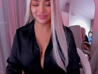 Camsoda Nude Webcam of salommecruz