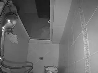 Camsoda Adult Video Chat of voyeurcam-baileybase-shower
