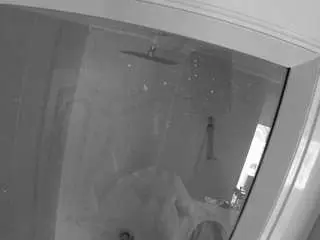 Camsoda Private Sex Chat of voyeurcam-casa-salsa-bathroom-12
