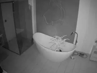 Camsoda Nude Webcam of voyeurcam-casa-salsa-bathroom-5