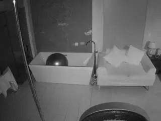 Camsoda Sex Chat of voyeurcam-casa-salsa-bathroom-3
