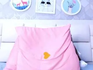 Camsoda Free Porn Cam of laura-rouse7