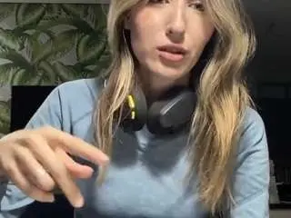 Camsoda Live Sex Cam of narcisabeazer
