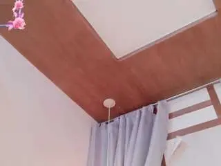 Camsoda Nude Webcam of renataleclaiir