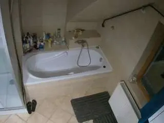 Camsoda Sex Chat of voyeurcam-julmodels-bath-2nd-1