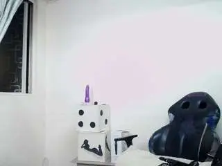 Camsoda Watch Live Sex Cams of lili-69