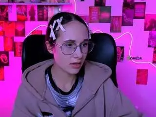 Camsoda Nude Webcam of mona-cloud