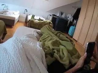 Camsoda Sex Cam of voyeurcam-julmodels-bed-1